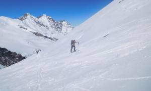 Skihochtour Allalinhorn - Schlussanstieg mit Blick zum Dom