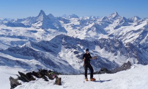 Skihochtour Allalinhorn - Blick zum Matterhorn, Mount Blanc und Dent Blanche