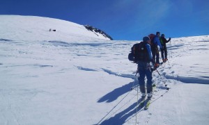 Skihochtour Strahlhorn - am Gipfelplateau